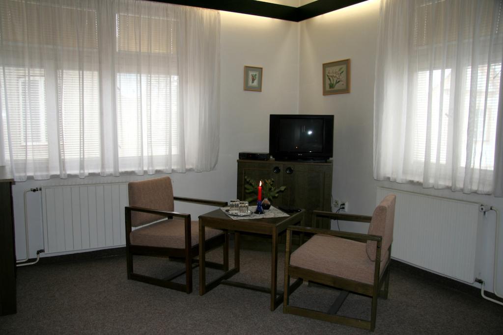 Penzion Orchidea Opocno Room photo